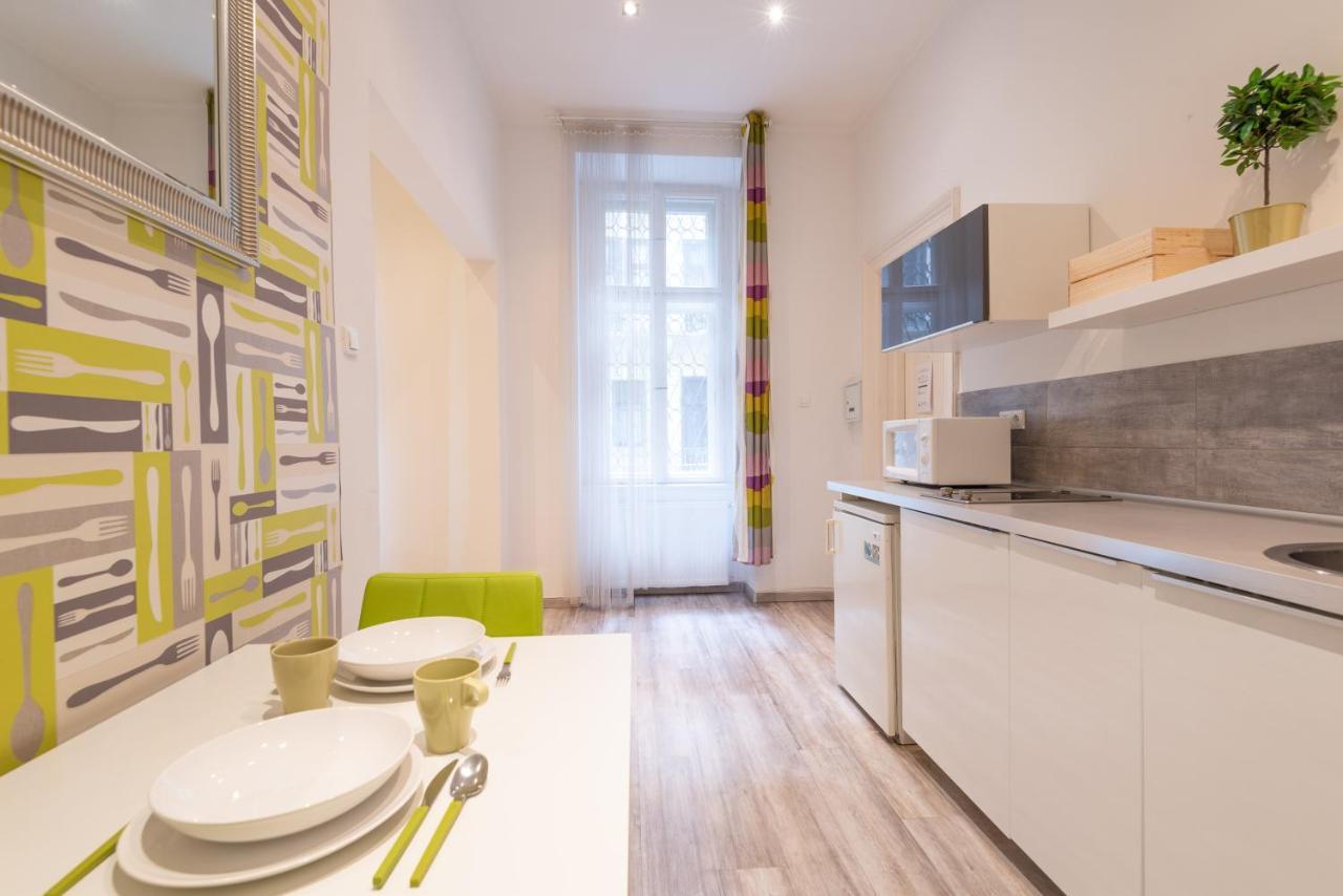 Standard By Hi5 - West End Center Apartmán