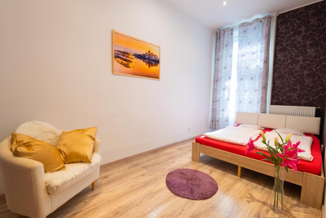 Standard By Hi5 - West End Center Apartmán *