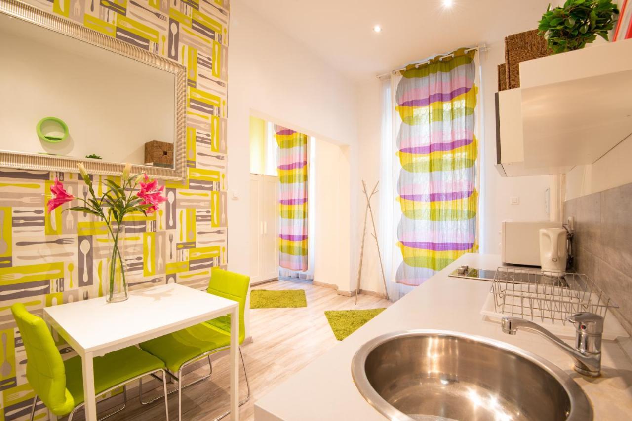 Standard By Hi5 - West End Center Apartmán